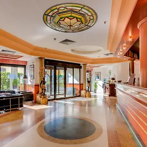 4* Hotel Hoteltritone