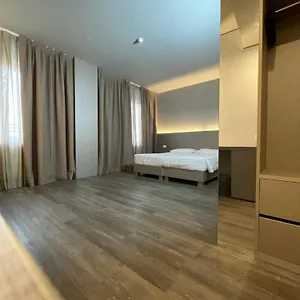 https://albatros-mestre.hotelslidodijesolo.com