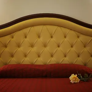 https://domus-augusta.it-romehotels.com